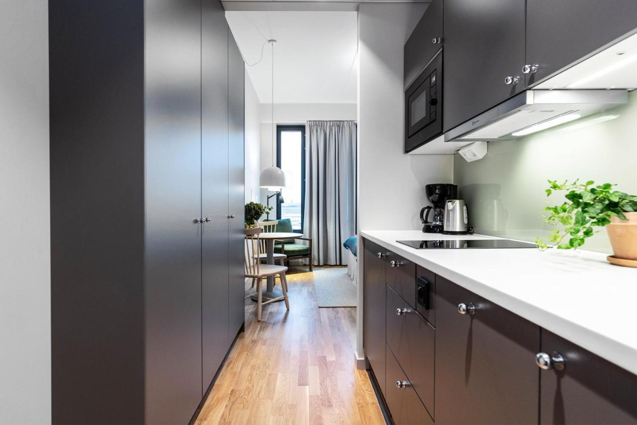 Biz Apartment Bromma Estocolmo Exterior foto A galley kitchen